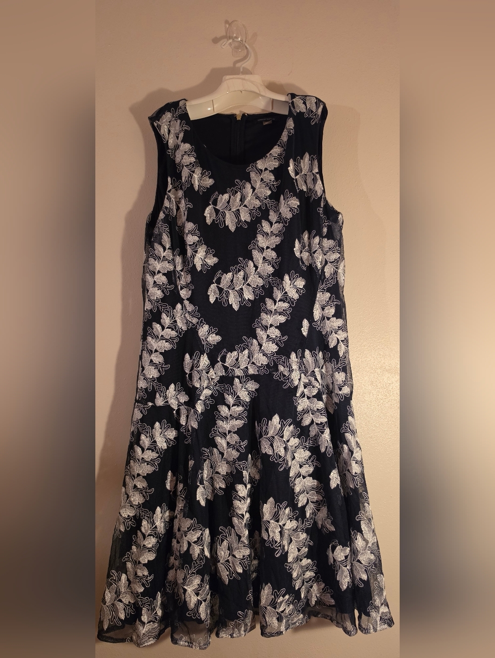 Tommy Hilfiger Black Sleeveless Midi Dress with White Floral Print